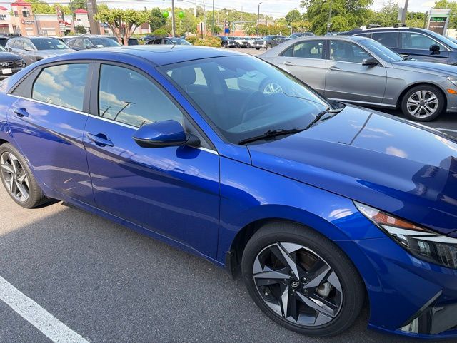 2023 Hyundai Elantra 2.0 Limited IVT SULEV's photo