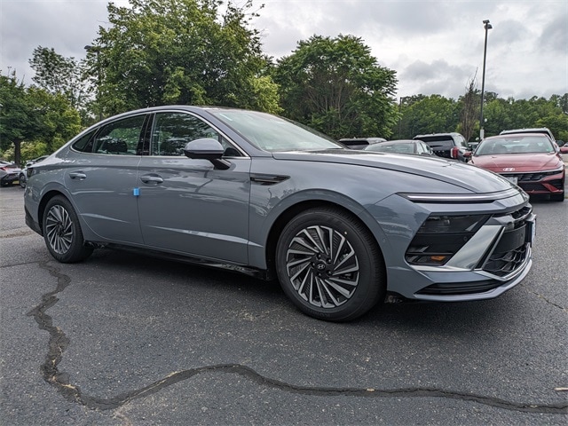 2025 Hyundai Sonata Hybrid