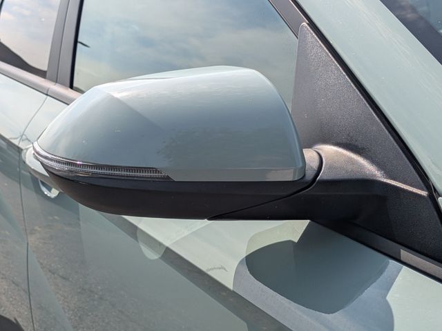 2025 Hyundai Kona SEL - Photo 12