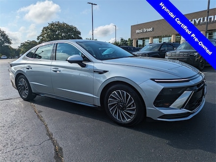 2025 Hyundai Sonata Hybrid Limited Sedan