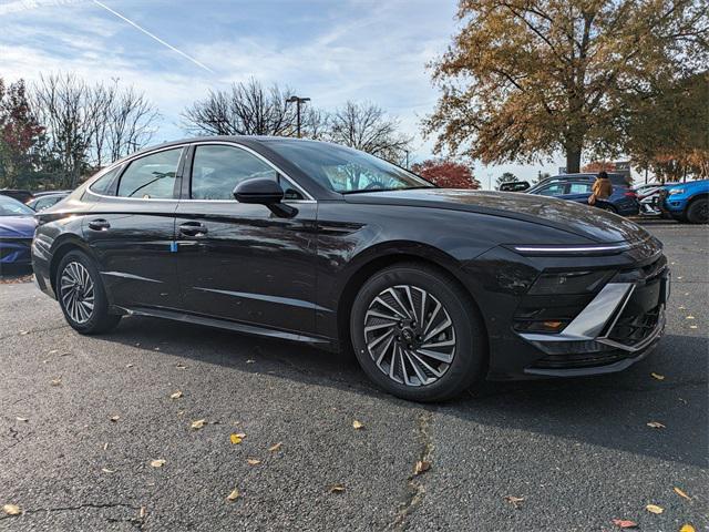 2025 Hyundai Sonata Hybrid SEL's photo