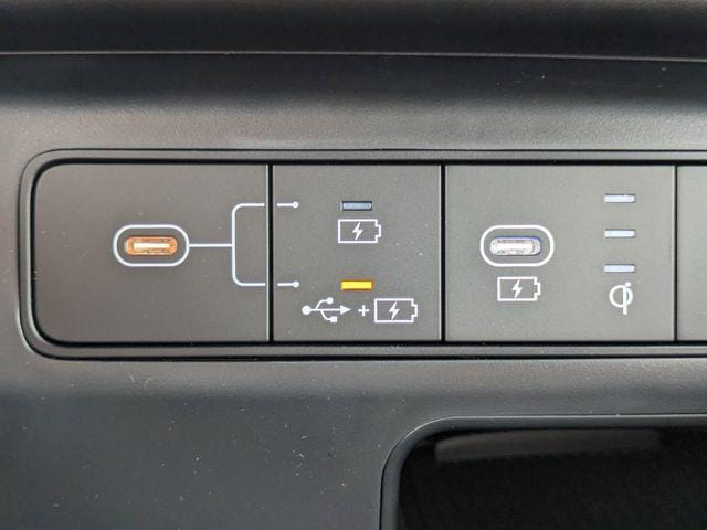 2025 Hyundai Santa Cruz Limited - Photo 23