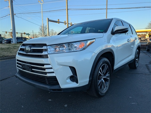 2019 Toyota Highlander LE - Photo 8