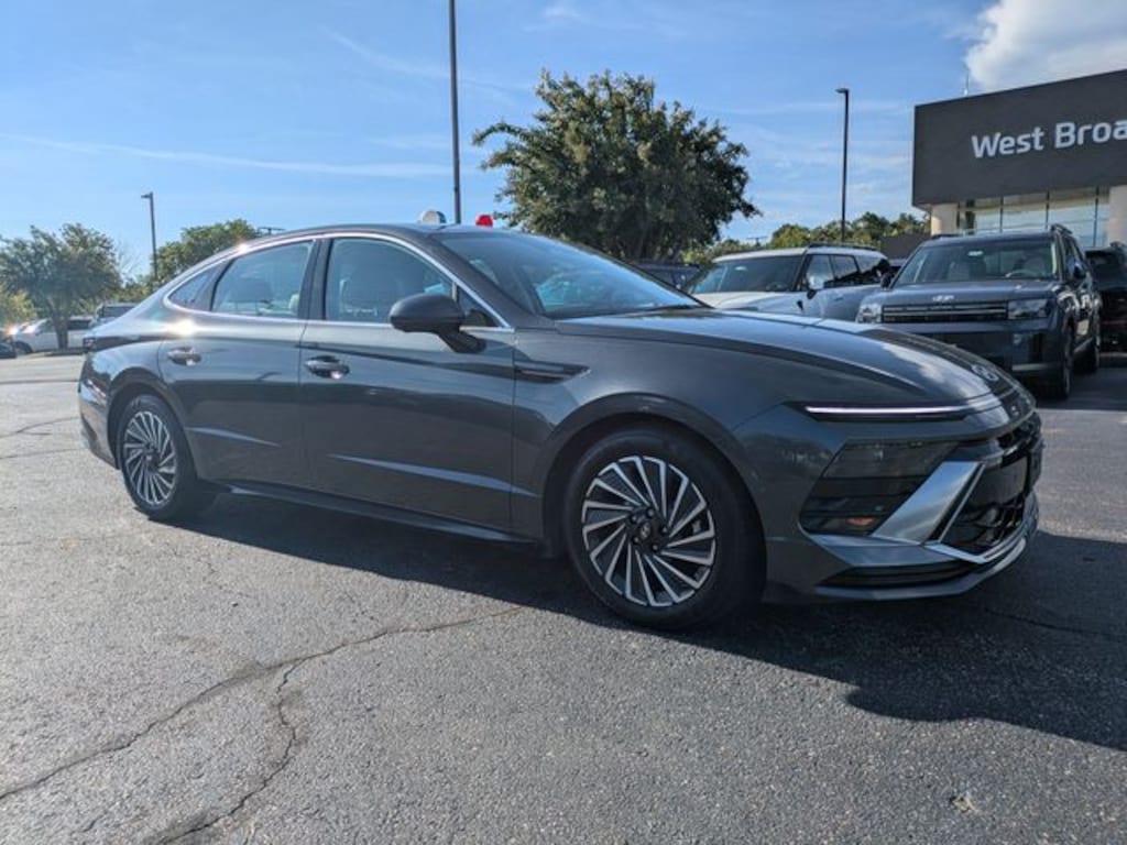 Certified 2025 Hyundai Sonata Hybrid Limited Sedan