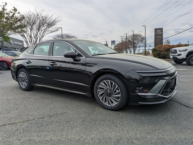 2025 Hyundai Sonata Hybrid