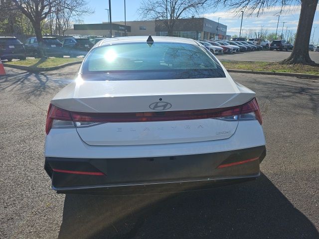 2025 Hyundai Elantra Limited - Photo 7