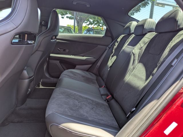 2025 Hyundai Elantra N - Photo 13