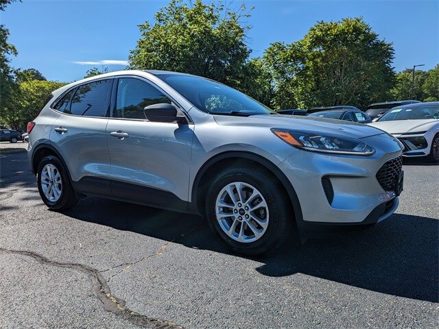 Used 2022 Ford Escape SE with VIN 1FMCU0G67NUA89380 for sale in Henrico, VA