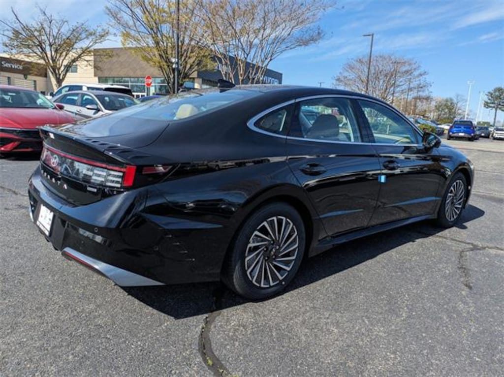 New 2025 Hyundai Sonata Hybrid Limited Sedan