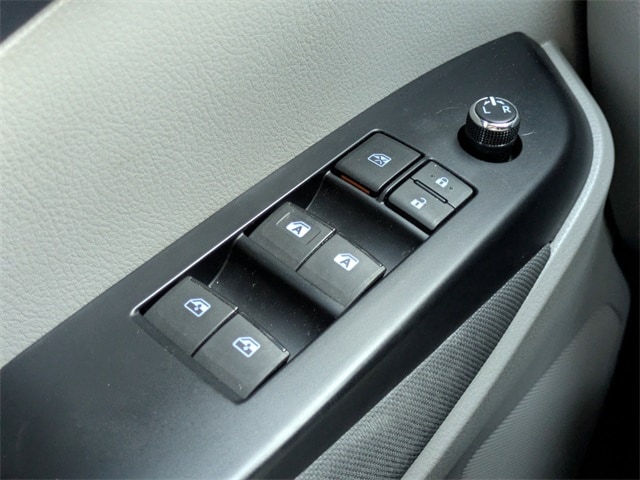 2019 Toyota Highlander LE - Photo 22