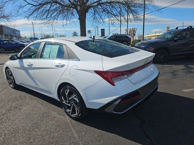 2025 Hyundai Elantra Limited - Photo 8