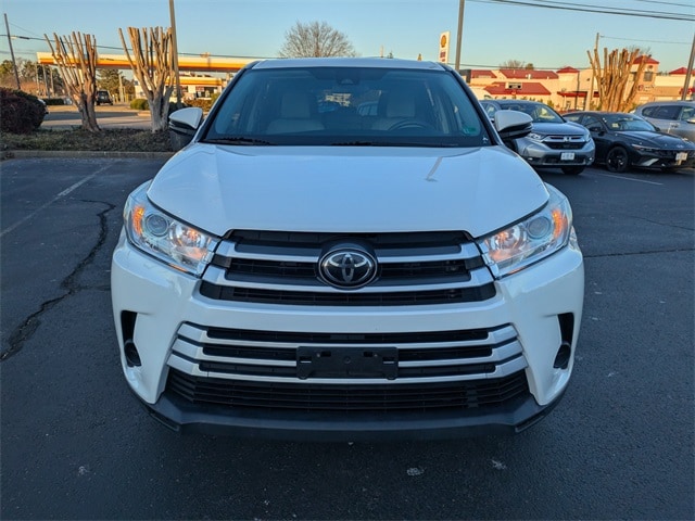 2019 Toyota Highlander LE - Photo 9