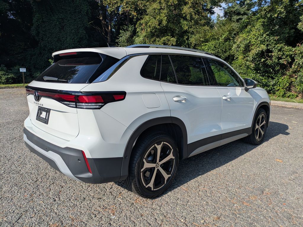 Certified 2025 Volkswagen Tiguan 2.0T SE SUV