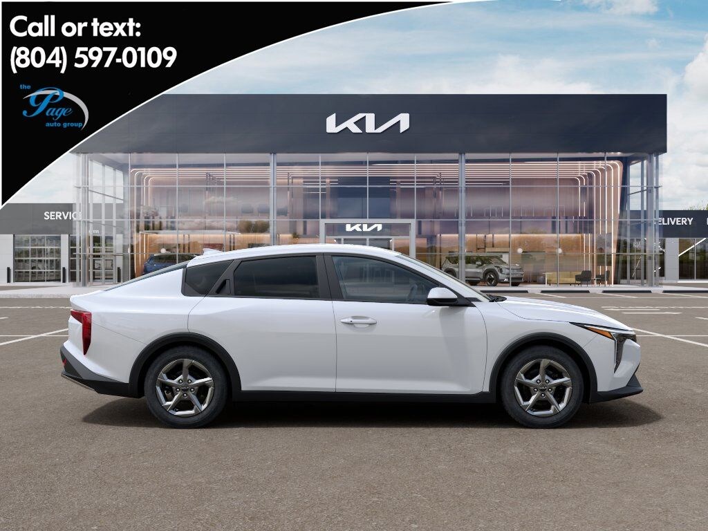 New 2026 Kia K4 LXS Sedan