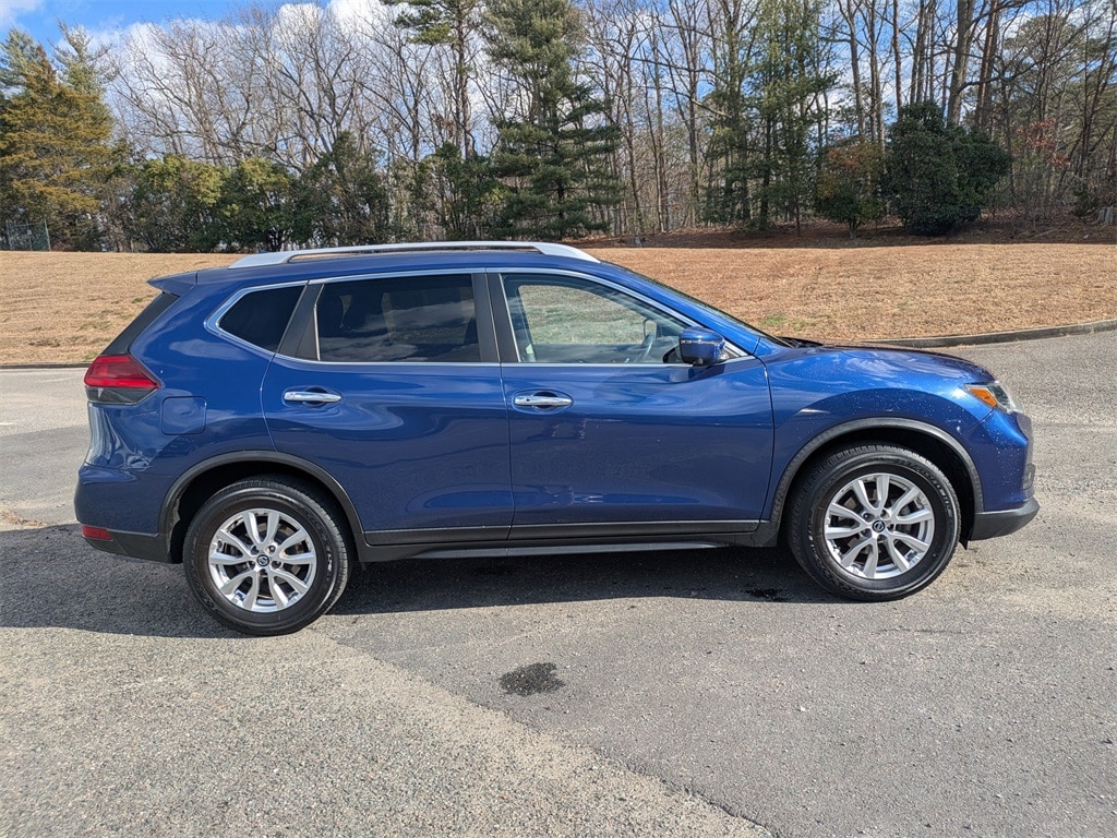 Used 2017 Nissan Rogue SV SUV