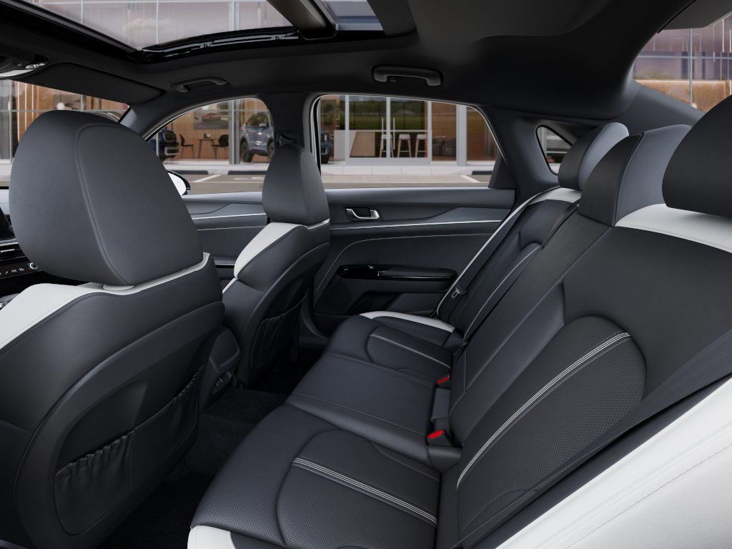 2025 Kia K5 GT-Line - Photo 18