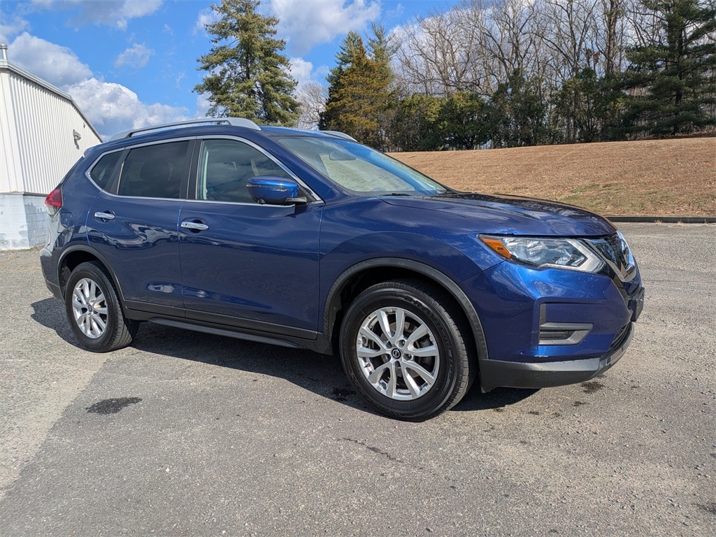 Used 2017 Nissan Rogue SV SUV