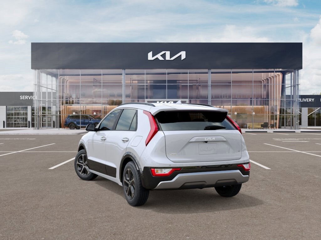 2026 Kia Niro SX photo 3