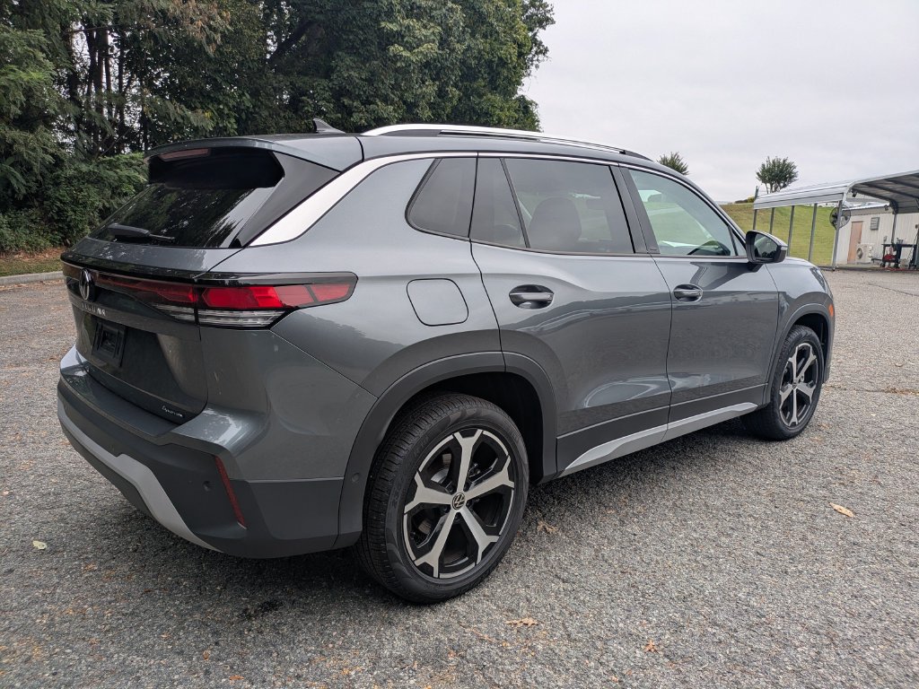 Certified 2025 Volkswagen Tiguan 2.0T SE SUV