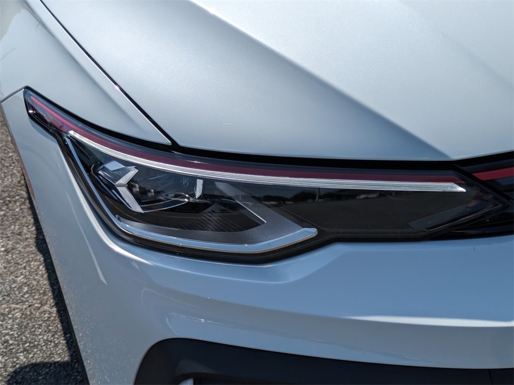 2025 Volkswagen Golf GTI SE - Photo 10