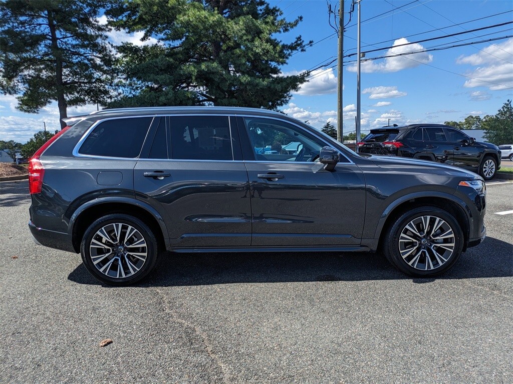 2021 Volvo XC90 T5 Momentum photo 3