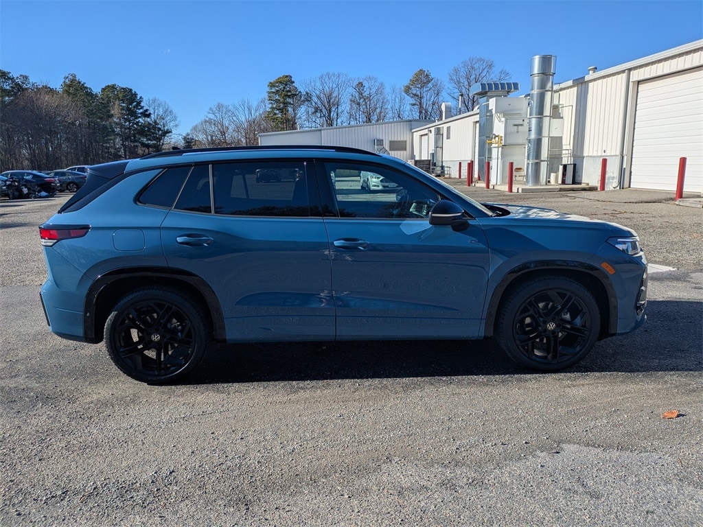 New 2026 Volkswagen Tiguan 2.0T SE R-Line Black SUV