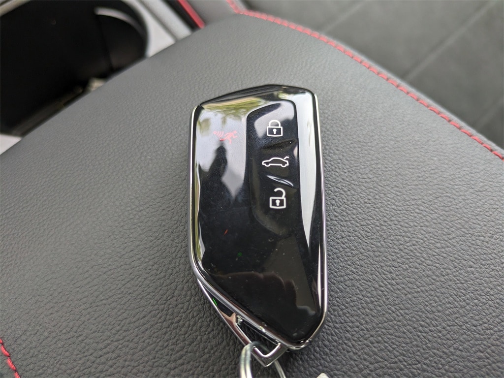 2025 Volkswagen Golf GTI SE - Photo 29