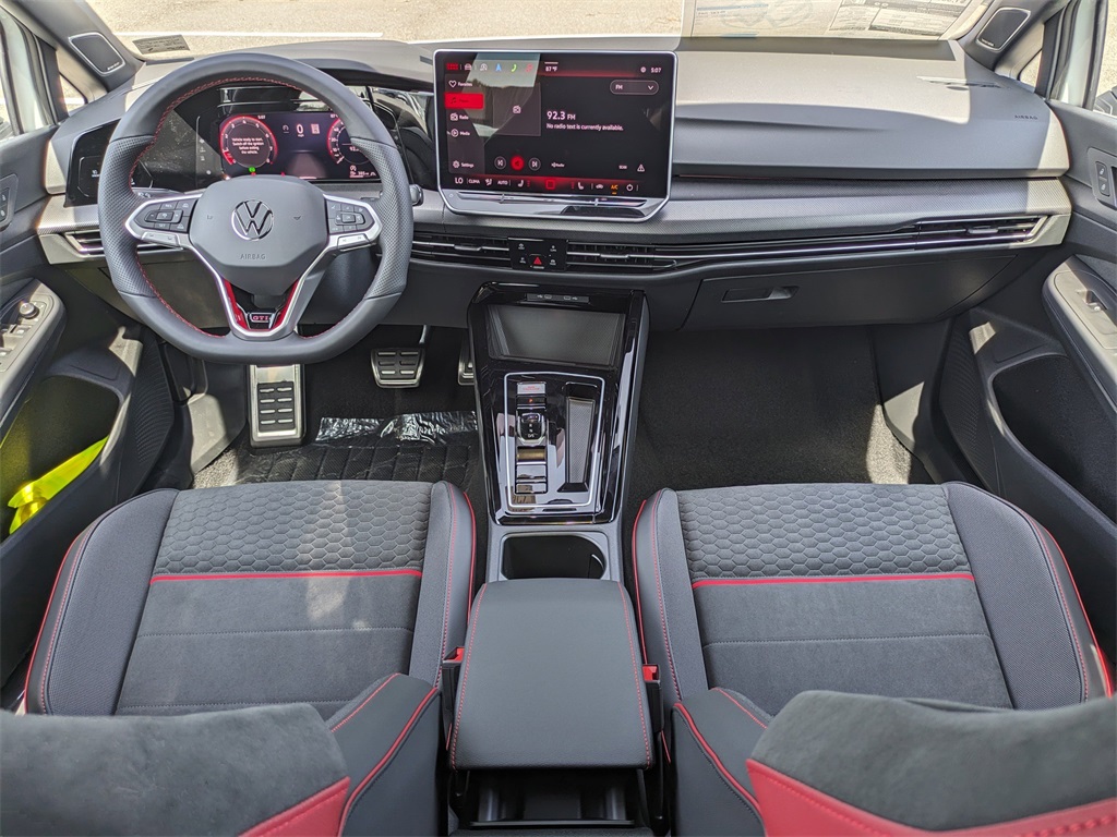 2025 Volkswagen Golf GTI SE - Photo 14