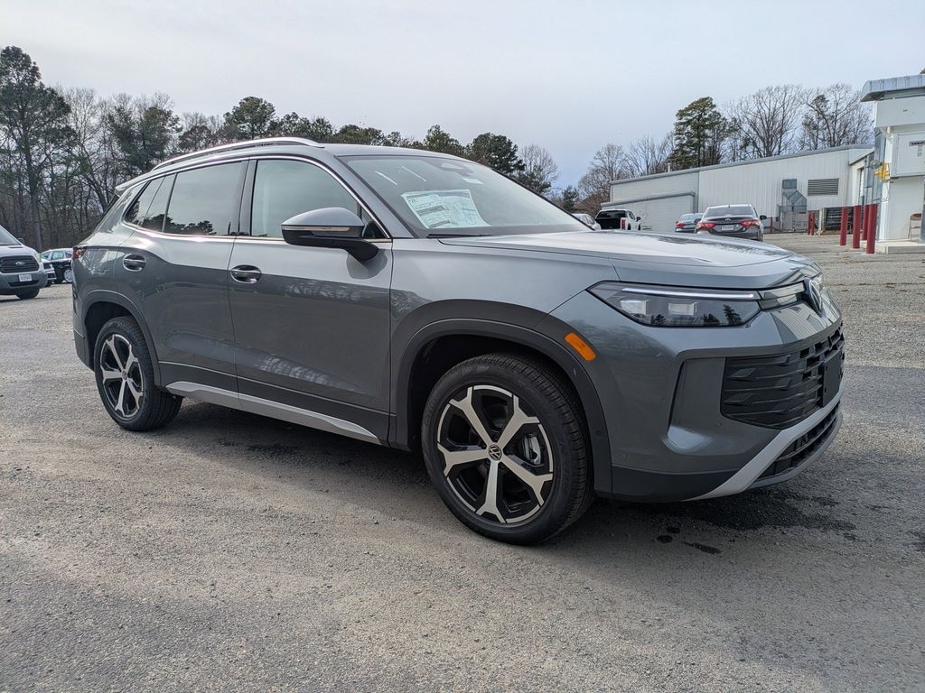 New 2026 Volkswagen Tiguan 2.0T SE SUV
