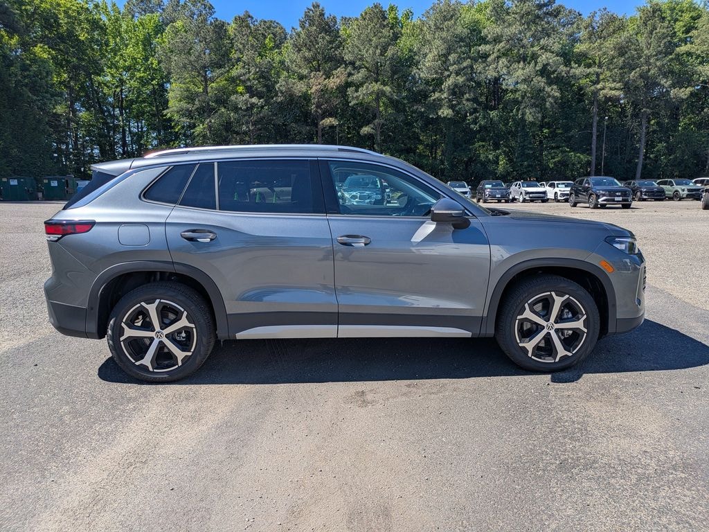 New 2026 Volkswagen Tiguan 2.0T SE SUV