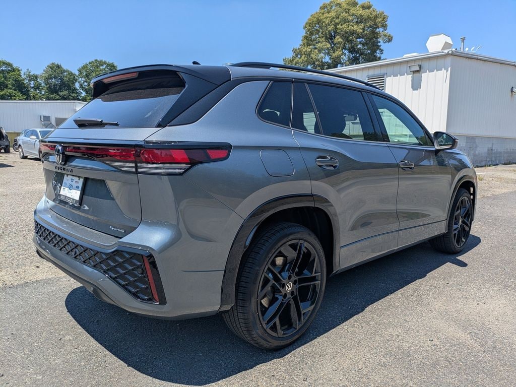 New 2026 Volkswagen Tiguan 2.0T SE R-Line Black SUV
