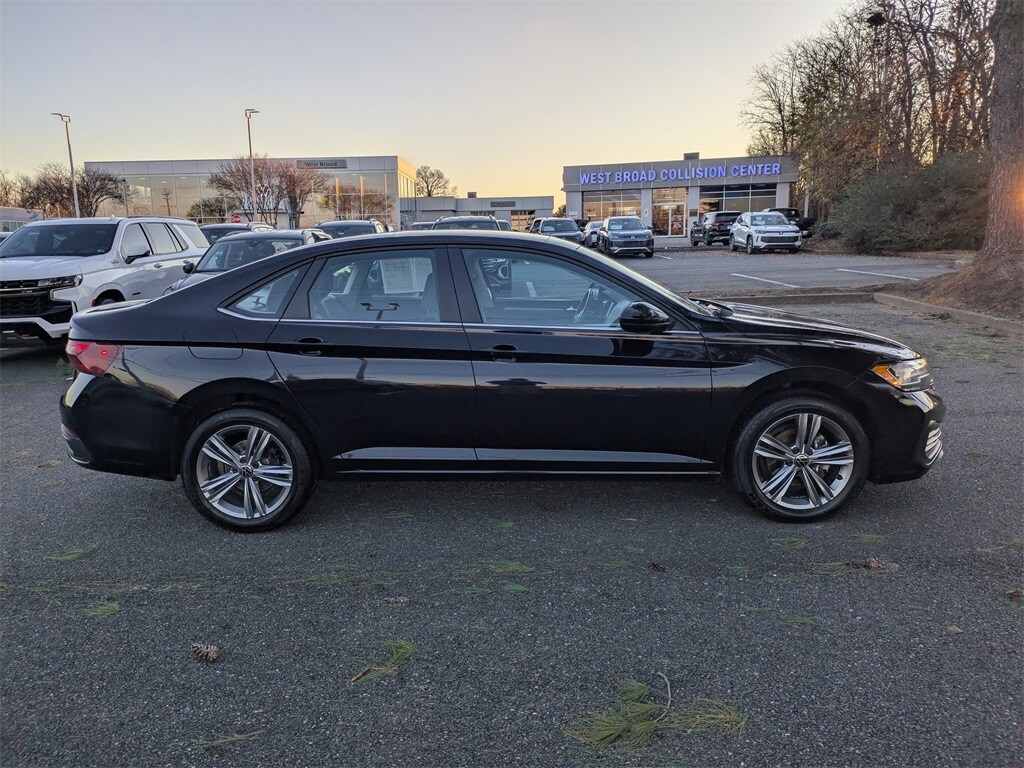 2024 Volkswagen Jetta 1.5T SE photo 3