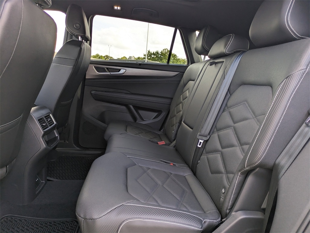 2026 Volkswagen Atlas Cross Sport SE w/Tech - Photo 14
