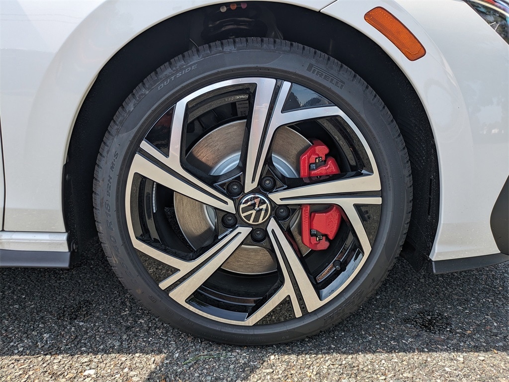 2025 Volkswagen Golf GTI SE - Photo 11