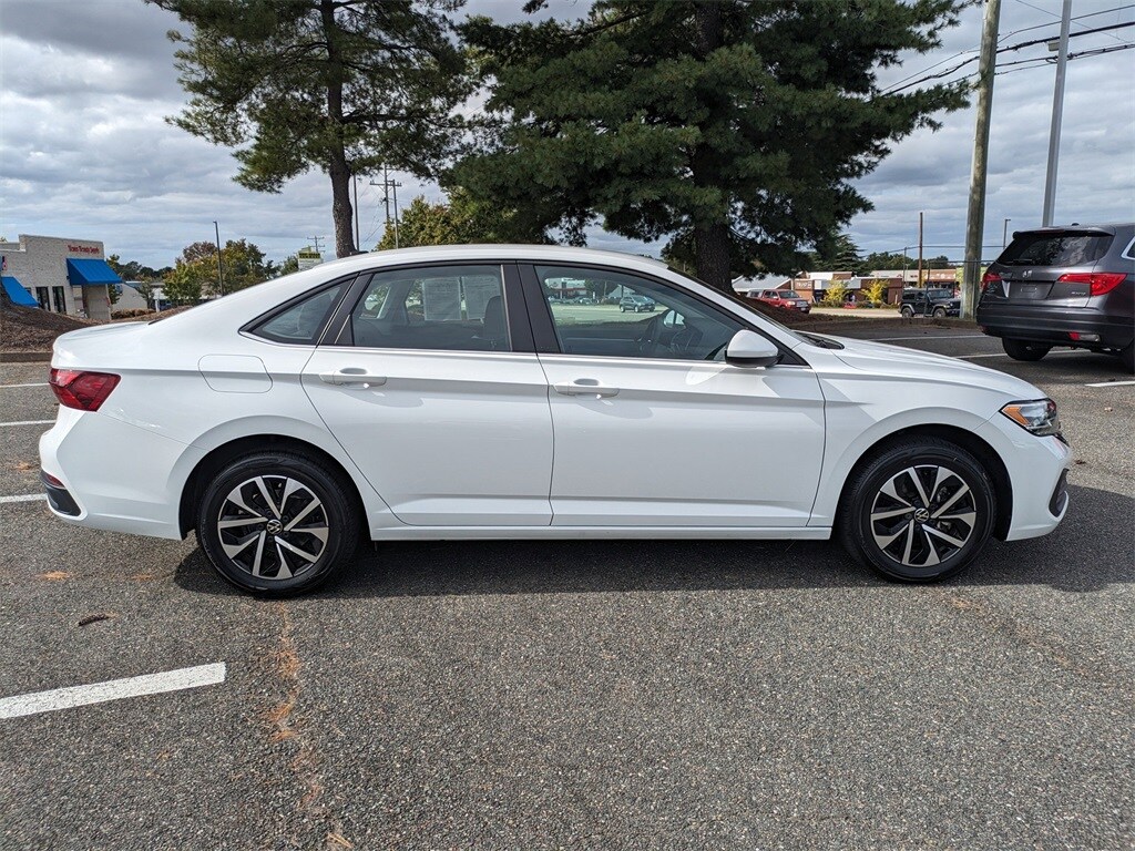 2023 Volkswagen Jetta 1.5T S photo 2