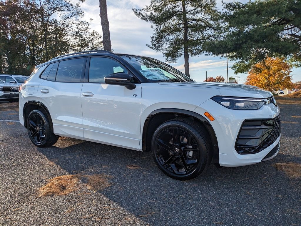 New 2026 Volkswagen Tiguan 2.0T SE R-Line Black SUV