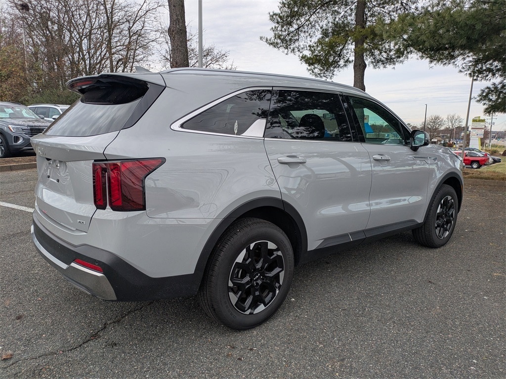 Used 2025 Kia Sorento S SUV