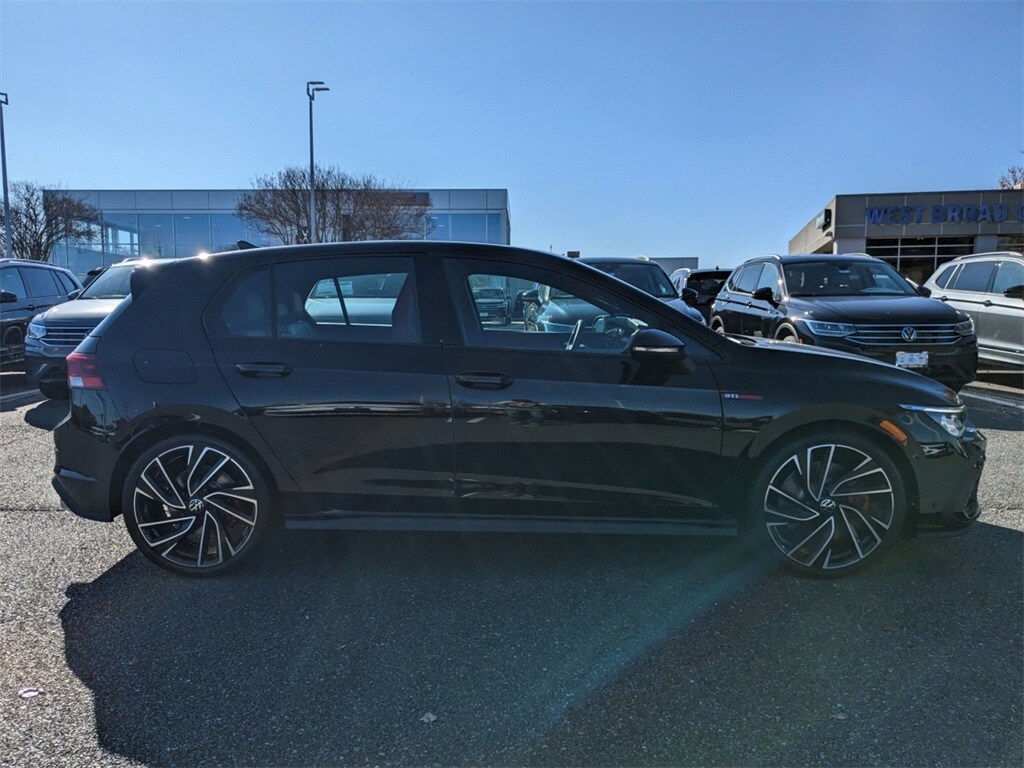 2024 Volkswagen Golf GTI Autobahn photo 3