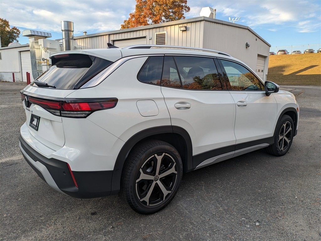 New 2025 Volkswagen Tiguan 2.0T SE SUV