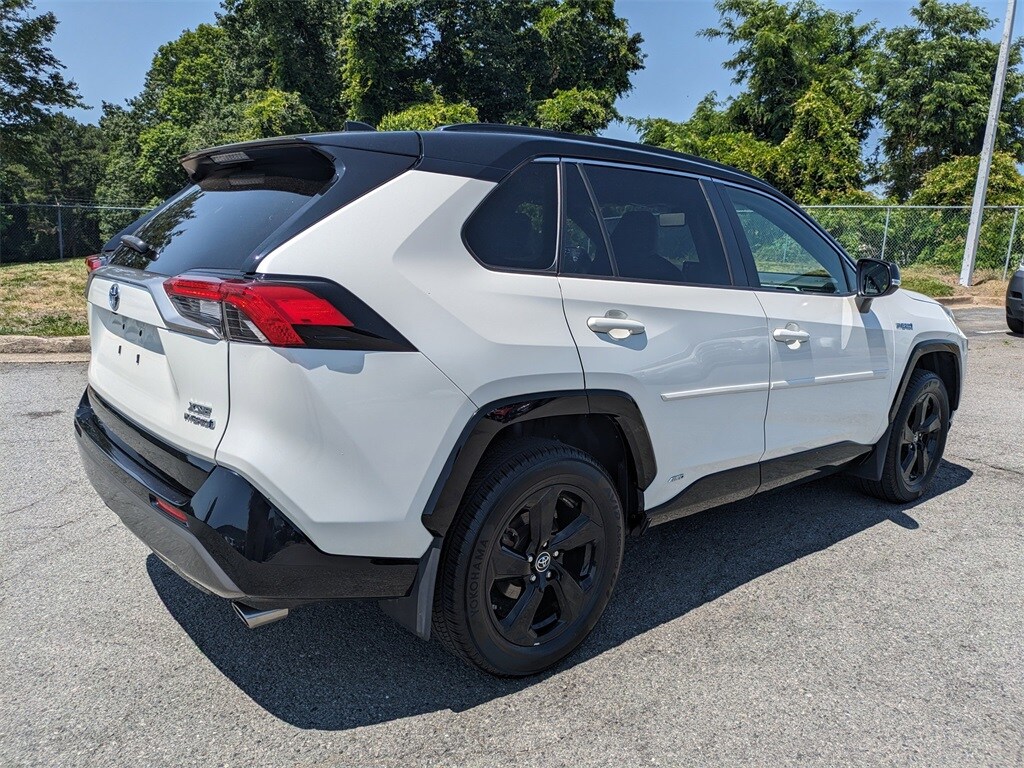 2019 Toyota RAV4 Hybrid XSE photo 4