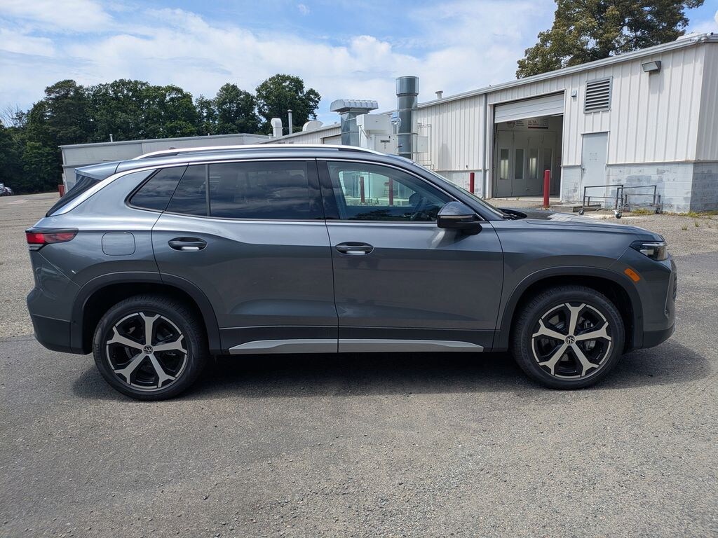 New 2026 Volkswagen Tiguan 2.0T SE SUV