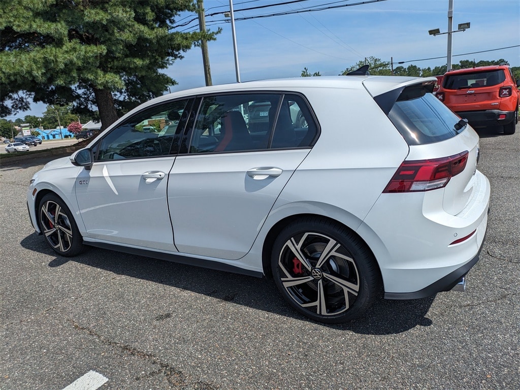 2025 Volkswagen Golf GTI SE - Photo 6