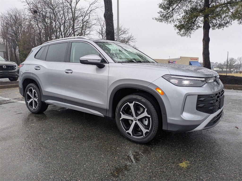 New 2026 Volkswagen Tiguan 2.0T SE SUV