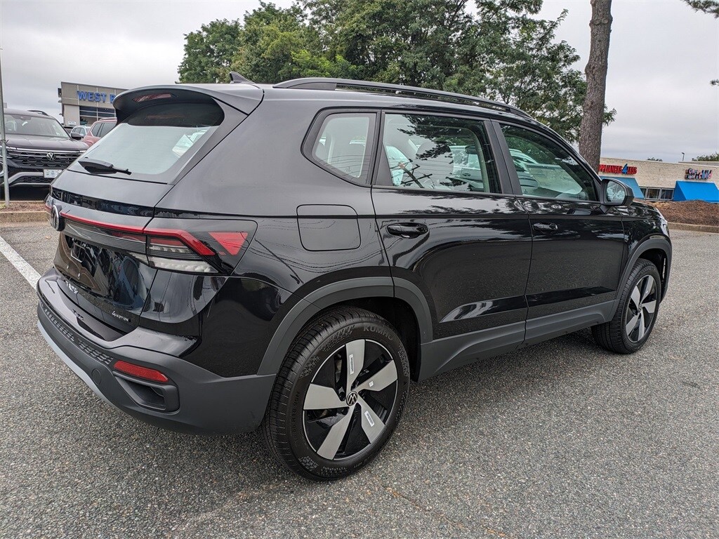 2025 Volkswagen Taos S photo 3