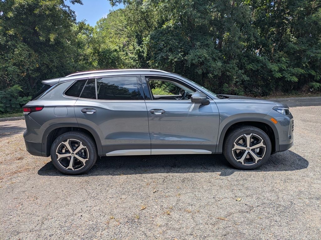 New 2026 Volkswagen Tiguan 2.0T SE SUV