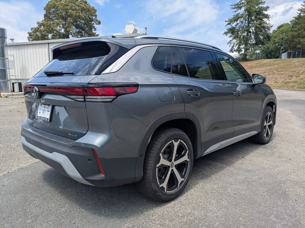 New 2026 Volkswagen Tiguan 2.0T SE SUV