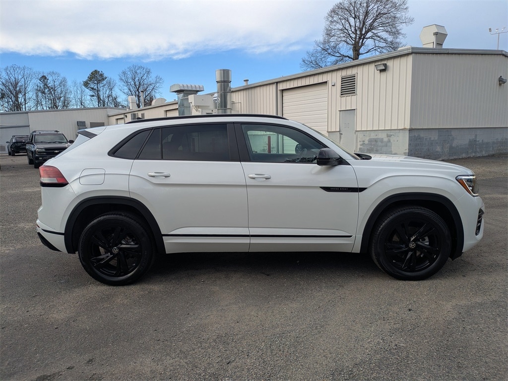 New 2026 Volkswagen Atlas Cross Sport 2.0T SEL R-Line Black SUV