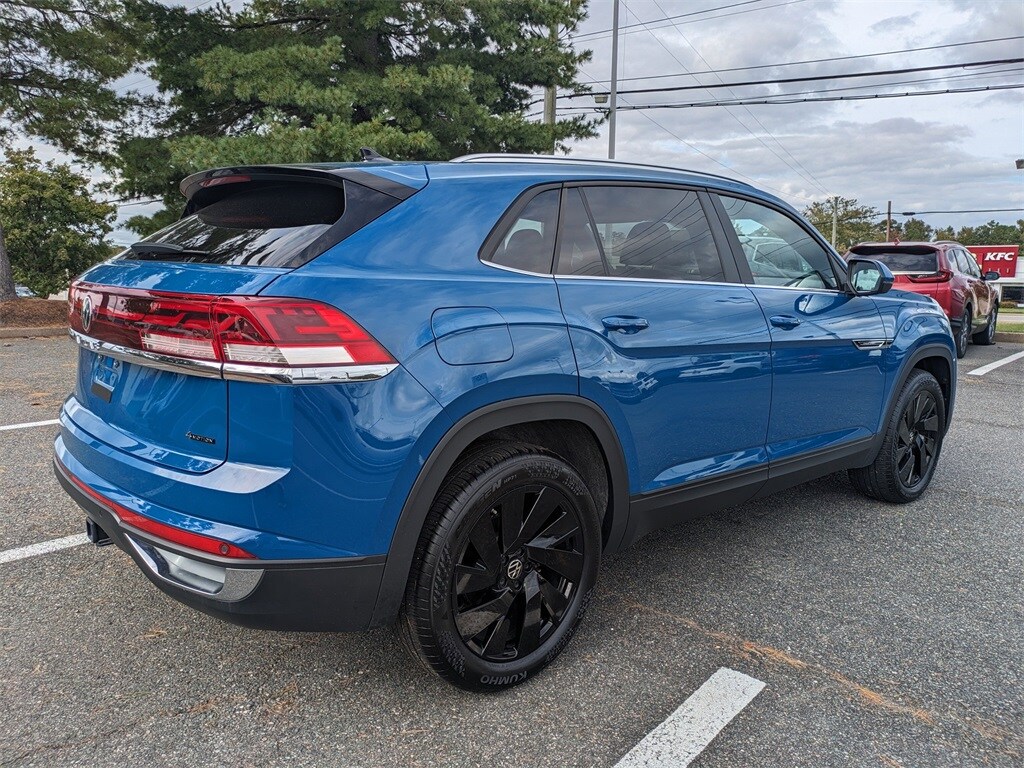 2025 Volkswagen Atlas Cross Sport SE Technology photo 3