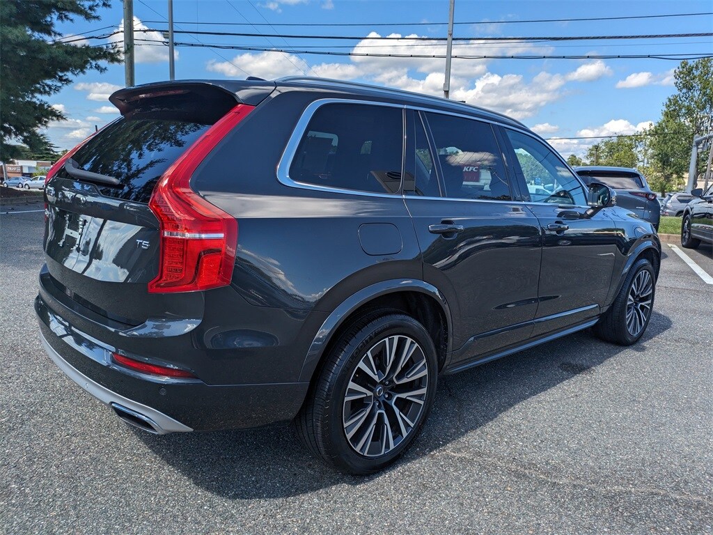 2021 Volvo XC90 T5 Momentum photo 4