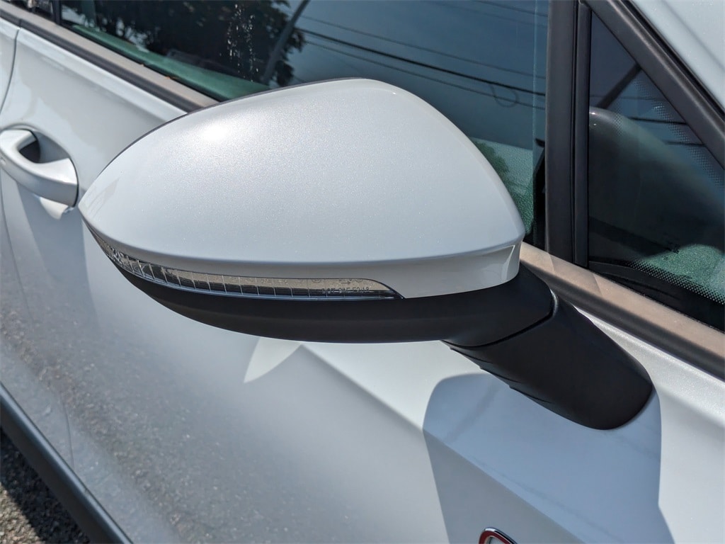 2025 Volkswagen Golf GTI SE - Photo 12